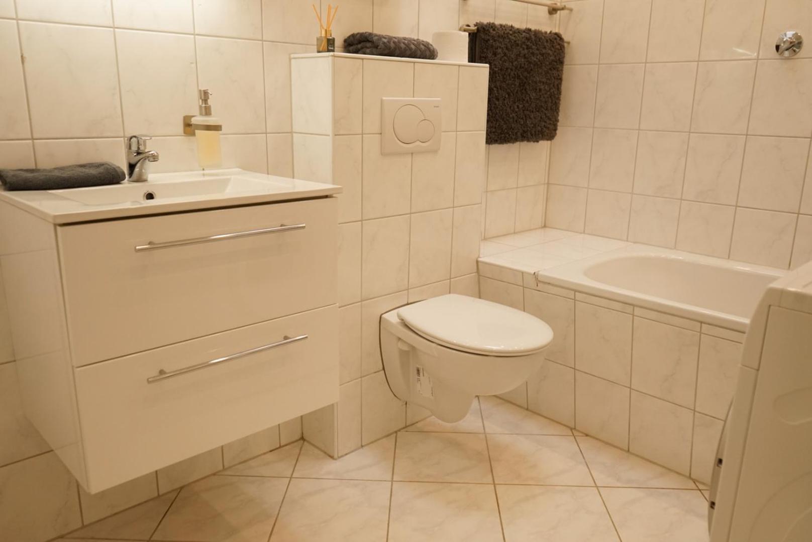Moeblierte 3-Zimmer-Wohnung Nahe Duesseldorf In Duisburg-Sued Exterior foto
